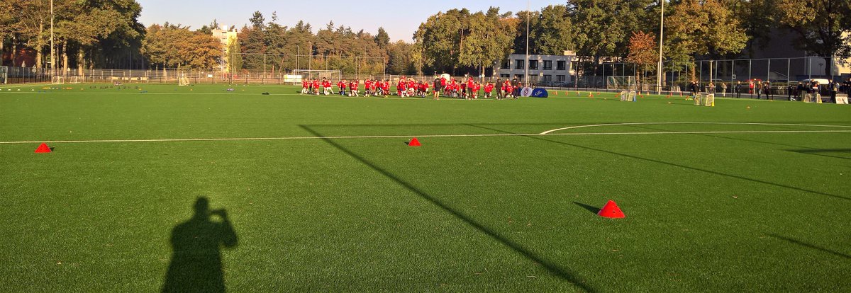 Het was prachtig weer voor een mooie sfeerfoto met een geweldige groep spelers!