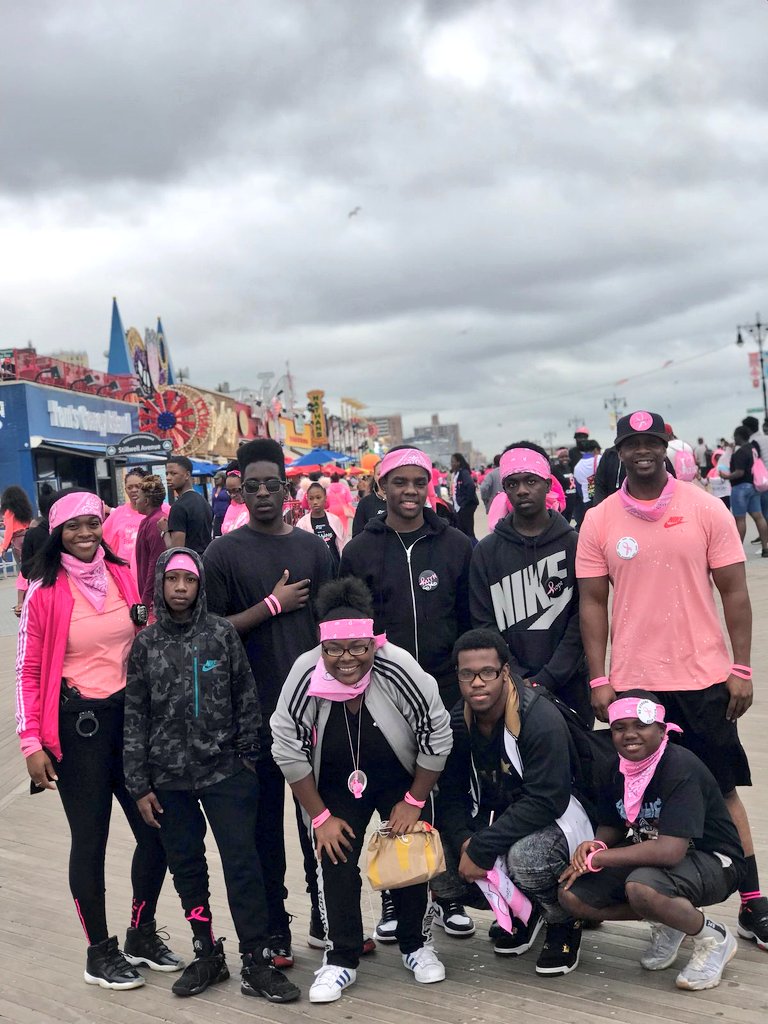 MsRobin105's tweet photo. PSA3-81NCO's PO Nwajei &amp; PO Robin-Edwards show Pink Ribbon Support w/ Youth from Stuy Gardens Houses @NYPDPSA3 @NYPDBklynNorth @NYPDHousing https://t.co/xA9BY7Twcw