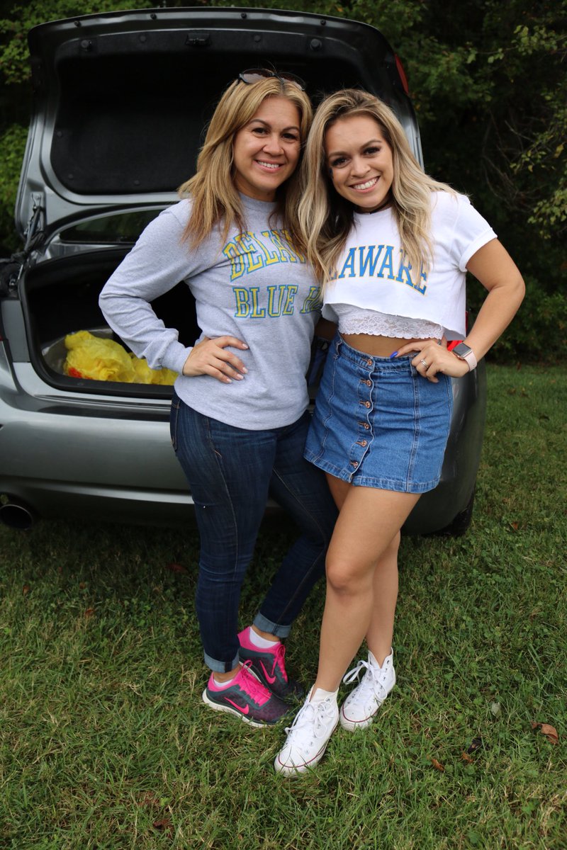 BkIyngrl117's tweet photo. #UDfamilyweekend #proudmoms #aboutthisweekend #momanddaughter #firsttailgate https://t.co/tnHAjoL0r4
