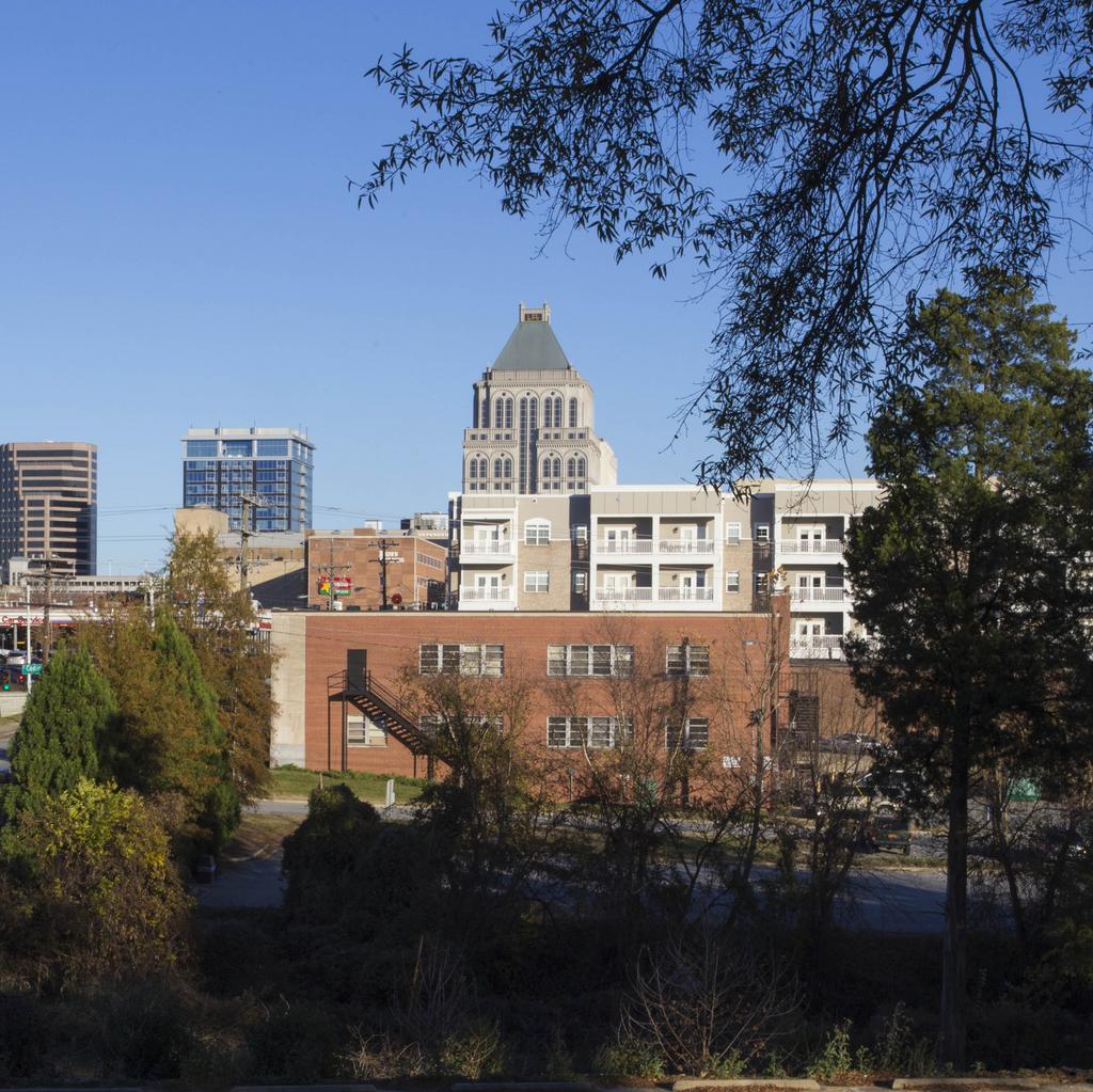TriadBizJournal's tweet photo. Hey, @amazon: Greensboro is a top 'small city destination,' says new study https://t.co/tqePg88wPN @gsochamber @flyfrompti @DowntownGSO https://t.co/UZR2UtoOms