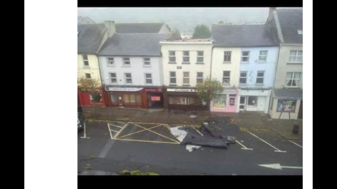 Jonathan Ryan 🇺🇦 📷 🎙🚨 on Twitter "Roof completely taken off Curtains