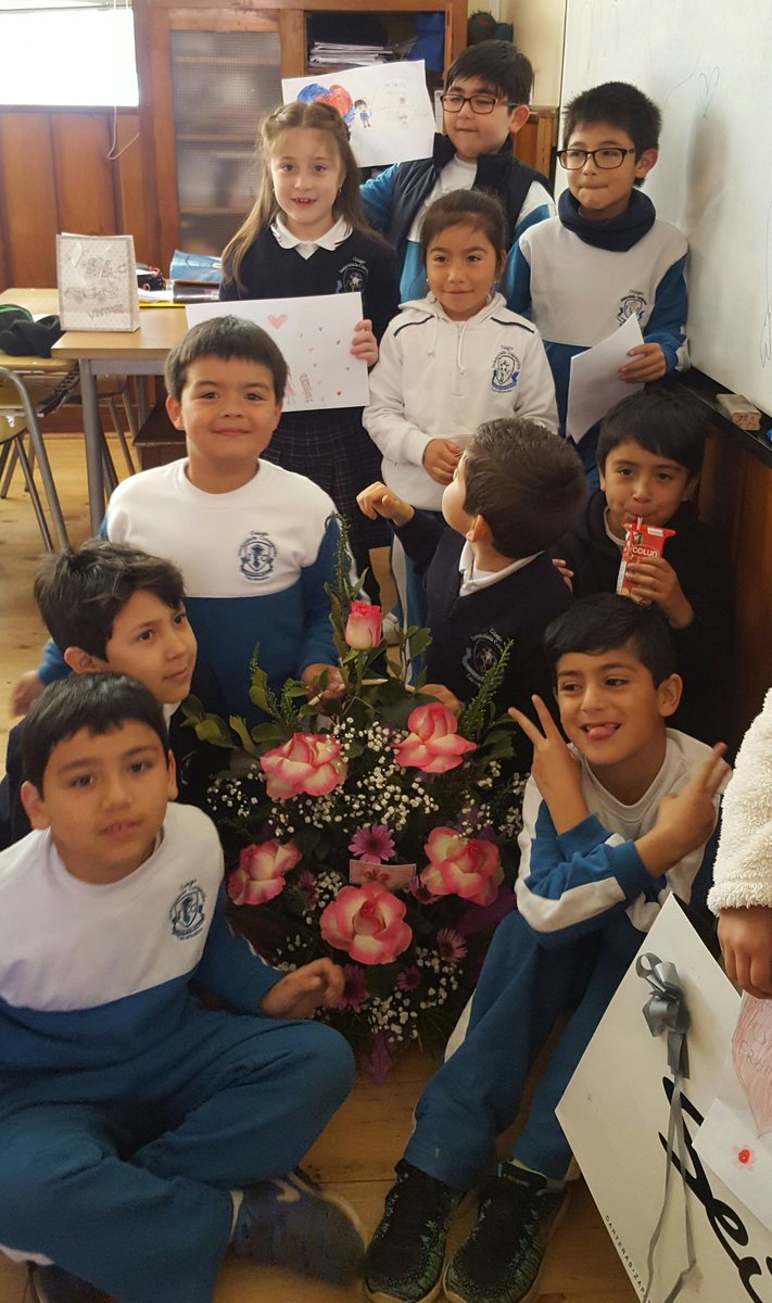 pameparrac's tweet photo. #MiProfeMG La mejor Profe Col.Mixto Inm.Concep.Talcahuano Profe Valesca 100% Vocación. besos y abrazos gigantes de sus
niños y Apod.2A y 3B https://t.co/ly4cdMS8Z7