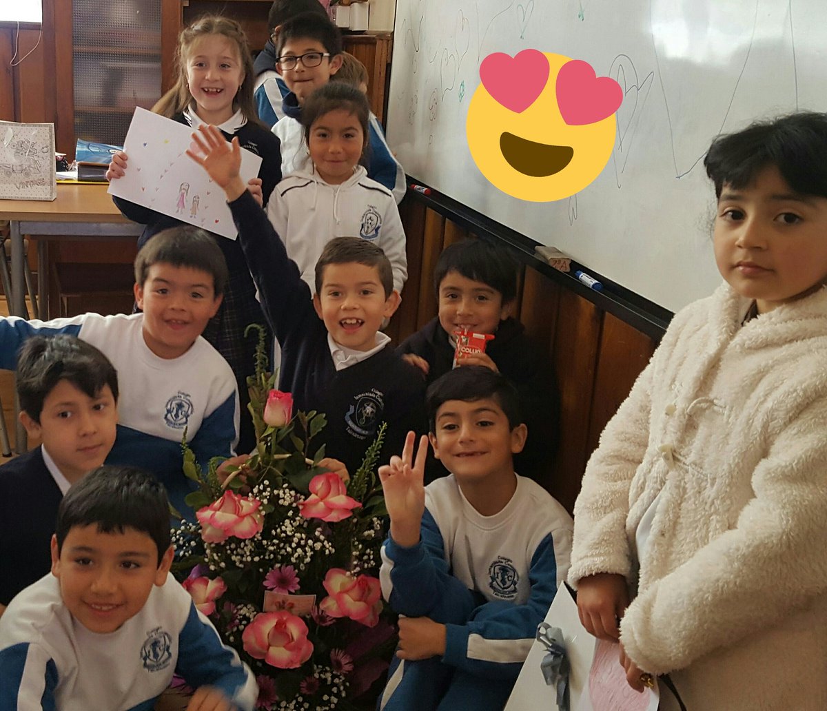 pameparrac's tweet photo. #MiProfeMG La mejor Profe Col.Mixto Inm.Concep.Talcahuano Profe Valesca 100% Vocación. besos y abrazos gigantes de sus
niños y Apod.2A y 3B https://t.co/ly4cdMS8Z7