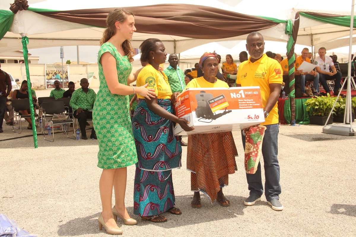 Cocoa_Abrabopa's tweet photo. We celebrate &amp; award deserving farmers whose endeavors contribute immensely to the development of cocoa in #Ghana. 

#CitiCBS #GhToday https://t.co/OLXj6uqdIb