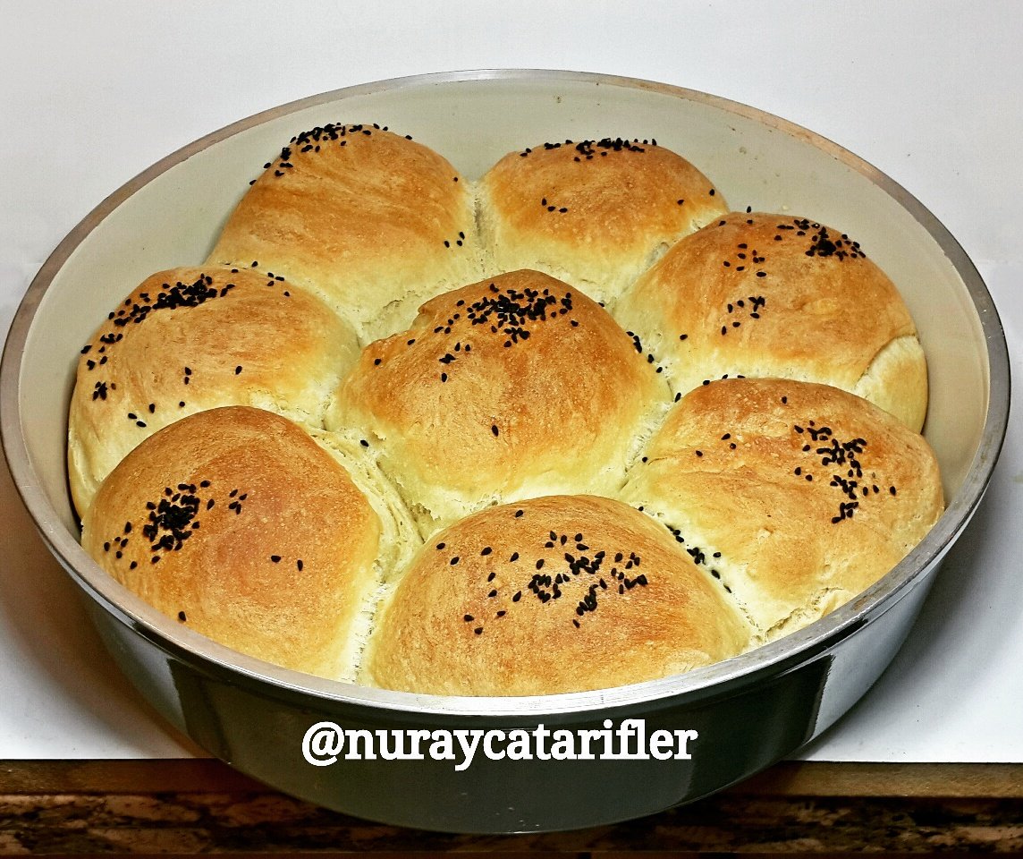 nuraycatarifler's tweet photo. @nuraycatarifler #nuraycatarifler #dünyaekmekgünü #evekmeği #çiçekekmek #flowerbread #pastry #homemadebread #bread https://t.co/LN3GgyRMGn