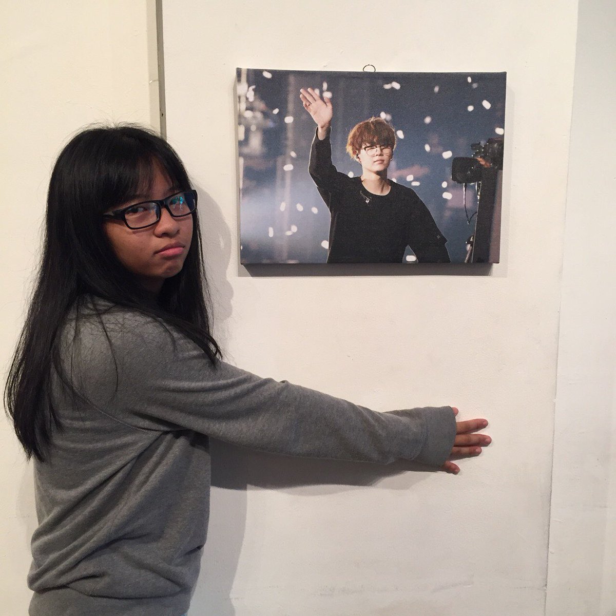 juhoonkook's tweet photo. i forgot to tell ya guys but i met him and him 2 days ago. SUMPAH GAK MAU PULANG HAJDHAJHDJAV https://t.co/5DleglBPBo