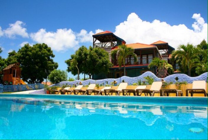 Whatever the occasion, <a href="/TrueBlueGrenada/">True Blue Bay Boutique Resort</a> has the perfect accommodation for you with stylish rooms, suites and villas🇬🇩intimateholidays.com/hotel/true-blu…