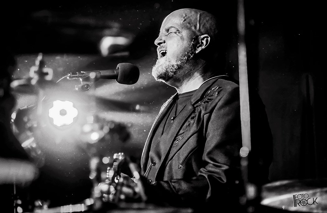 fotorockchile's tweet photo. Alain Johannes vuelve a Santiago este miércoles en formato trío para presentarse en @Matucana100 >> https://t.co/jloTDxVDan @AlainJohannes https://t.co/ciWcTxvBpk