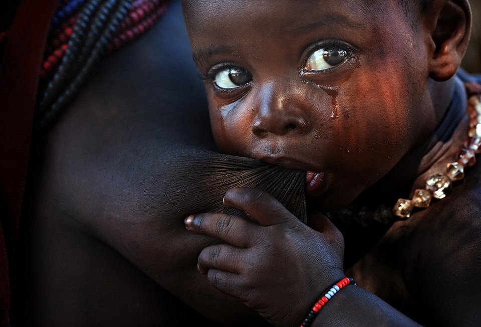 GiuseppeTurrisi's tweet photo. Non c’è umiliazione più violenta della fame.
Pranab Mukherjee

(Karo by A.Bergamini, Ethiopia)

#GiornataMondialeAlimentazione 
@UNICEF https://t.co/D0wU9O4BFE