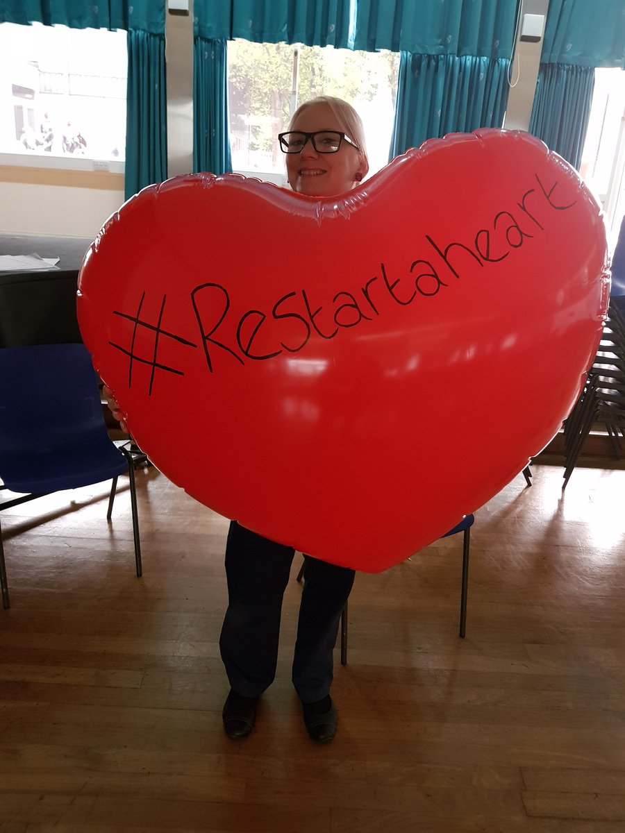 PapplewickNUH's tweet photo. #restartaheart2017 #iknowcpr what a fab day! @TheBHF @NUHresus @EMASNHSTrust #savealife #proudtotakepart #flyingtheflagforcardiology & #nuh https://t.co/j96GqUPA0E