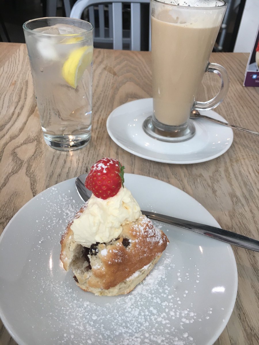 k5rra's tweet photo. Monday's treat #notswfriendly οΏ½οΏ½ https://t.co/VpZ8wM1sp6