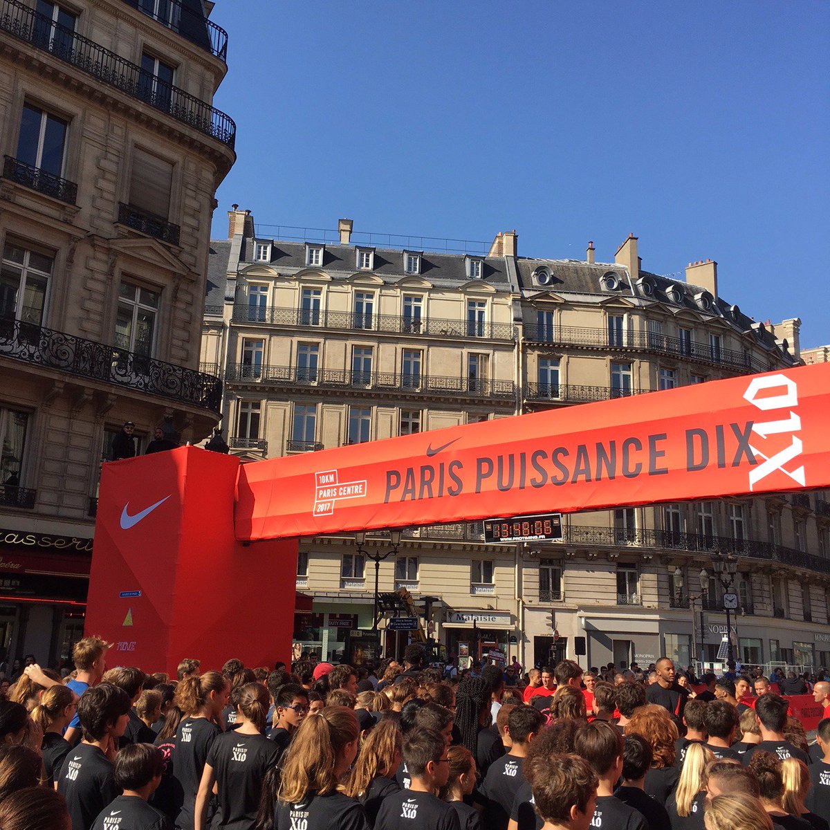 EV3NTofficiel's tweet photo. Fier d'avoir contribué à la réussite du 10KM PARIS CENTRE 2017 ! #10KMPARISCENTRE #withEv3nt @Paris https://t.co/SFKWawedJV