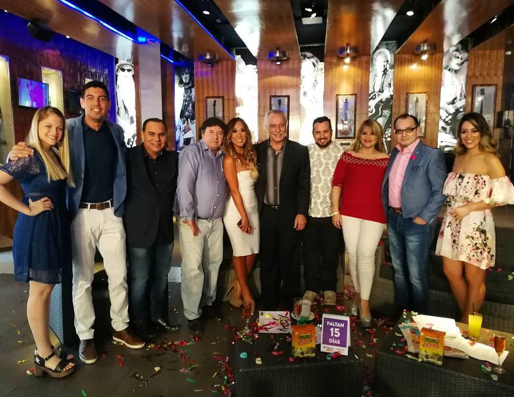 chichecorte's tweet photo. Feliz Aniversario @cadadiasnt #LMCD28 gracias por la invitación y por compartir tan lindos momentos con gente que … https://t.co/M58FXm2p0R https://t.co/uy4dF9R3Uq