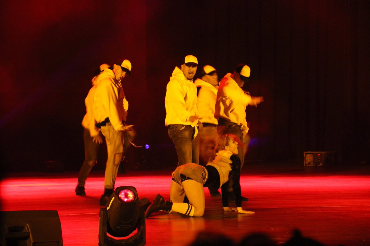 leikaong's tweet photo. What an unforgettable night 😻👑 Parris Project Manila @ParrisGoebel https://t.co/Fy0uijYgF0