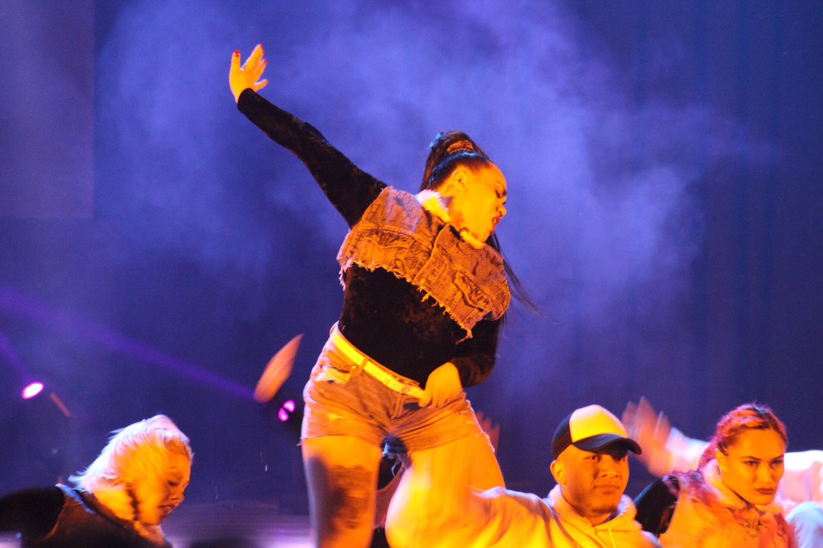 leikaong's tweet photo. What an unforgettable night 😻👑 Parris Project Manila @ParrisGoebel https://t.co/Fy0uijYgF0