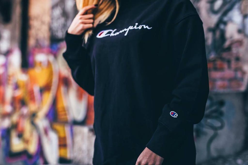 stsply's tweet photo. @champion WMNS Sweatshirt  #FW2017 avaliable in store and soon online at https://t.co/7a0sSDYFPm ✖️✖️✖️#champion #wdywt #womft #sneakersmag… https://t.co/1nWT4Wef94