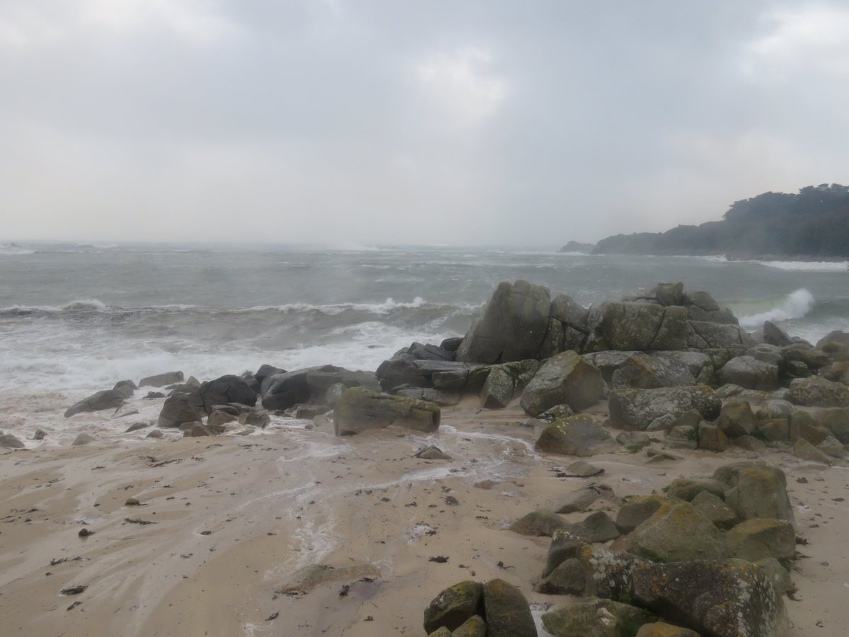 A very stormy start to the day #Scilly