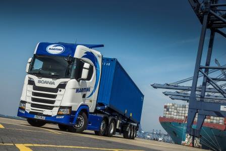 Maritime_UK's tweet photo. We love this pic of the #nextgenerationscania on Felixstowe port #Felixstowe #Port https://t.co/p8WJUtcp7W