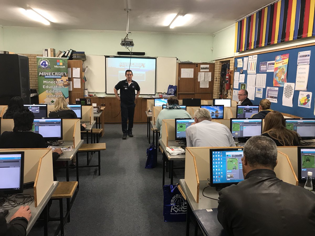 #roadtrip #MinecraftEdu #microsoft workshop number one going well at Charlo Primary, Port Elizabeth