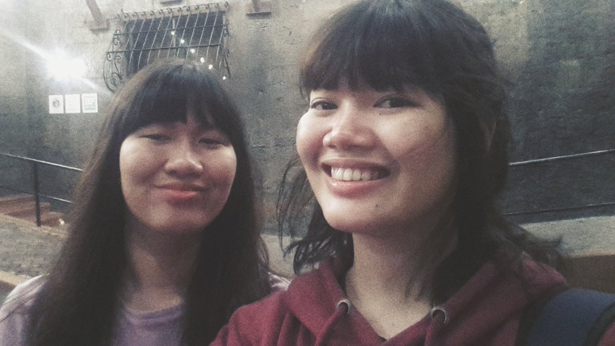 aireeproblems's tweet photo. Petmalu ang bangs 👭 💇 💕 https://t.co/GwcvoiJvv6