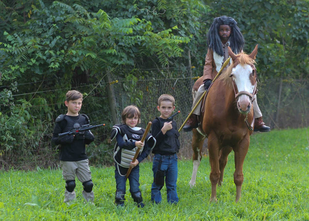 MotherHubbardPh's tweet photo. The EPIC Kingdom!#kingezekial #JERRY @kharypayton @smugorange @DanielNewman @KarlMakinen @TheWalkingDead @WalkingDead_AMC #walkingdead #twd https://t.co/1c0R6Qkx69