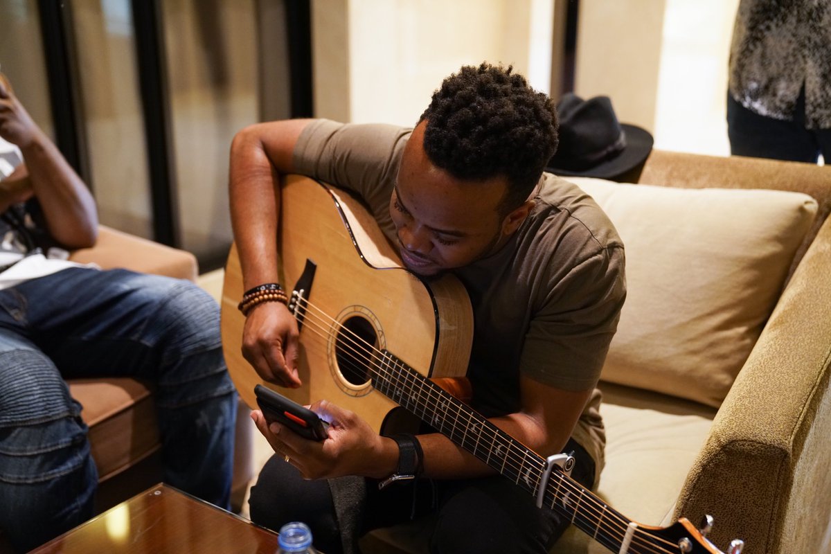 TravisGreeneTV's tweet photo. “Remain in me, and I will remain in you. For a branch cannot produce fruit if it is severed from the vine...John 15:4 🙌🏾 #MorningMeditation https://t.co/gROAFYZFDk