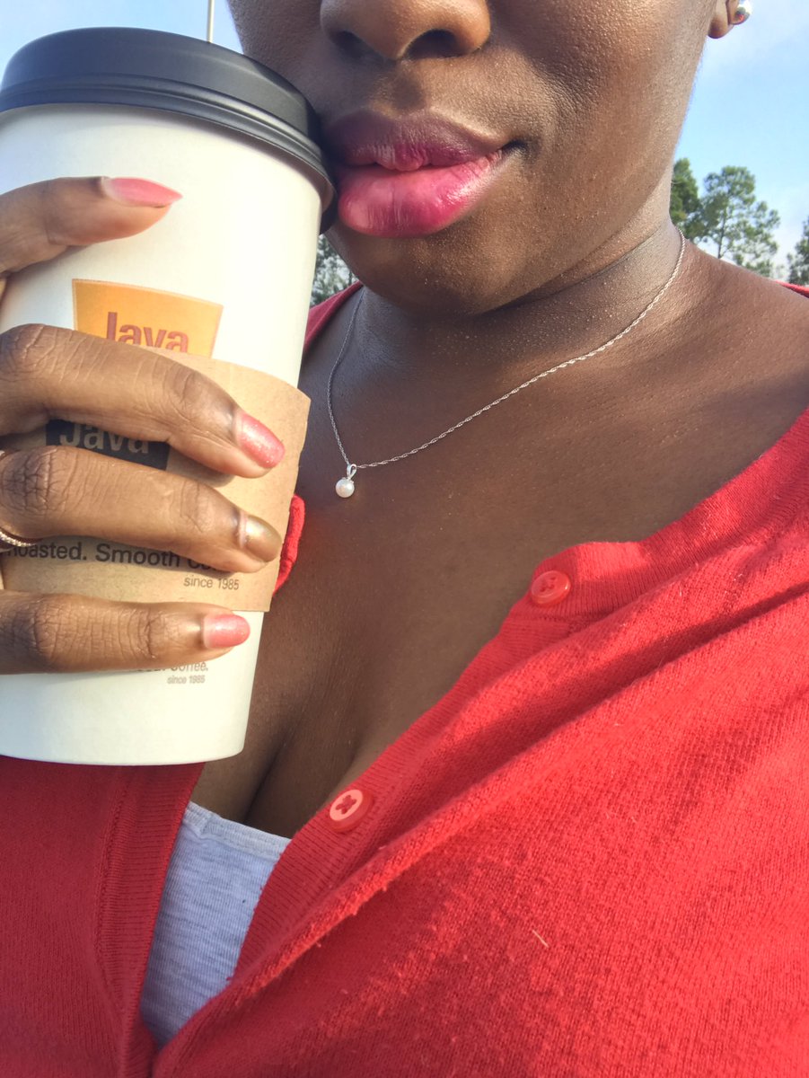 VixenBabeSc's tweet photo. Here we go, start the week off right and #tribute while I enjoy my coffee.  🐷🐷🐷

#FinDom #femdom #finsub #lipfetish #paypig #spoileddom https://t.co/99UnGP3jBC