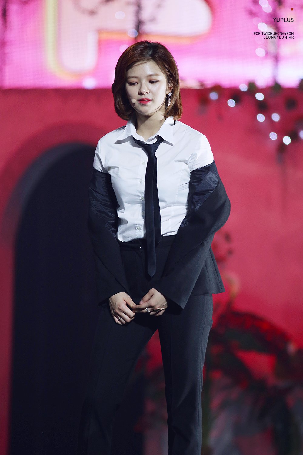 유플러스 on Twitter: "171014-15 ONCE BEGINS #정연 #트와이스 #jeongyeon #twice…