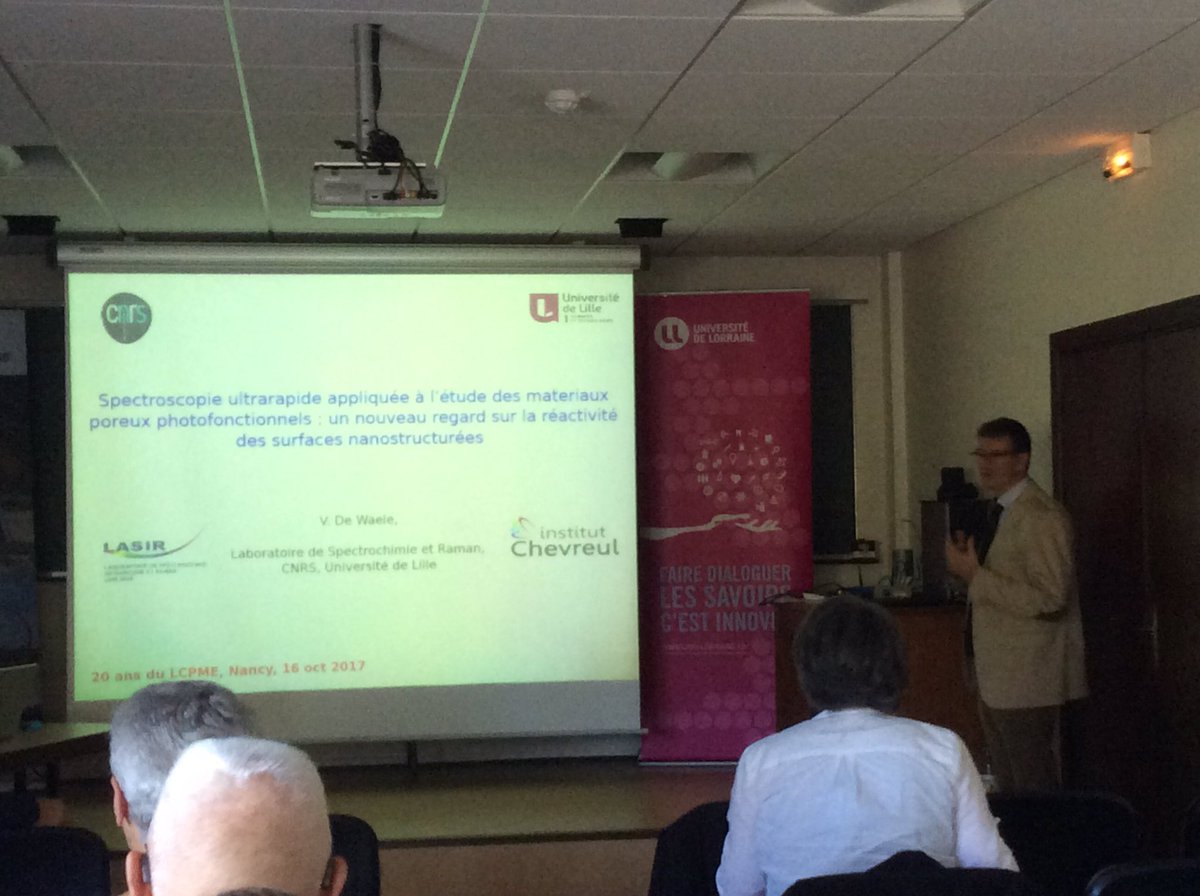 LCPME_CNRS_UL's tweet photo. Présentation de Vincent de Waele du LASIR sur la #spectroscopie #ultrarapide des matériaux #poreux photofonctionnels https://t.co/tFW9Fj3ckF