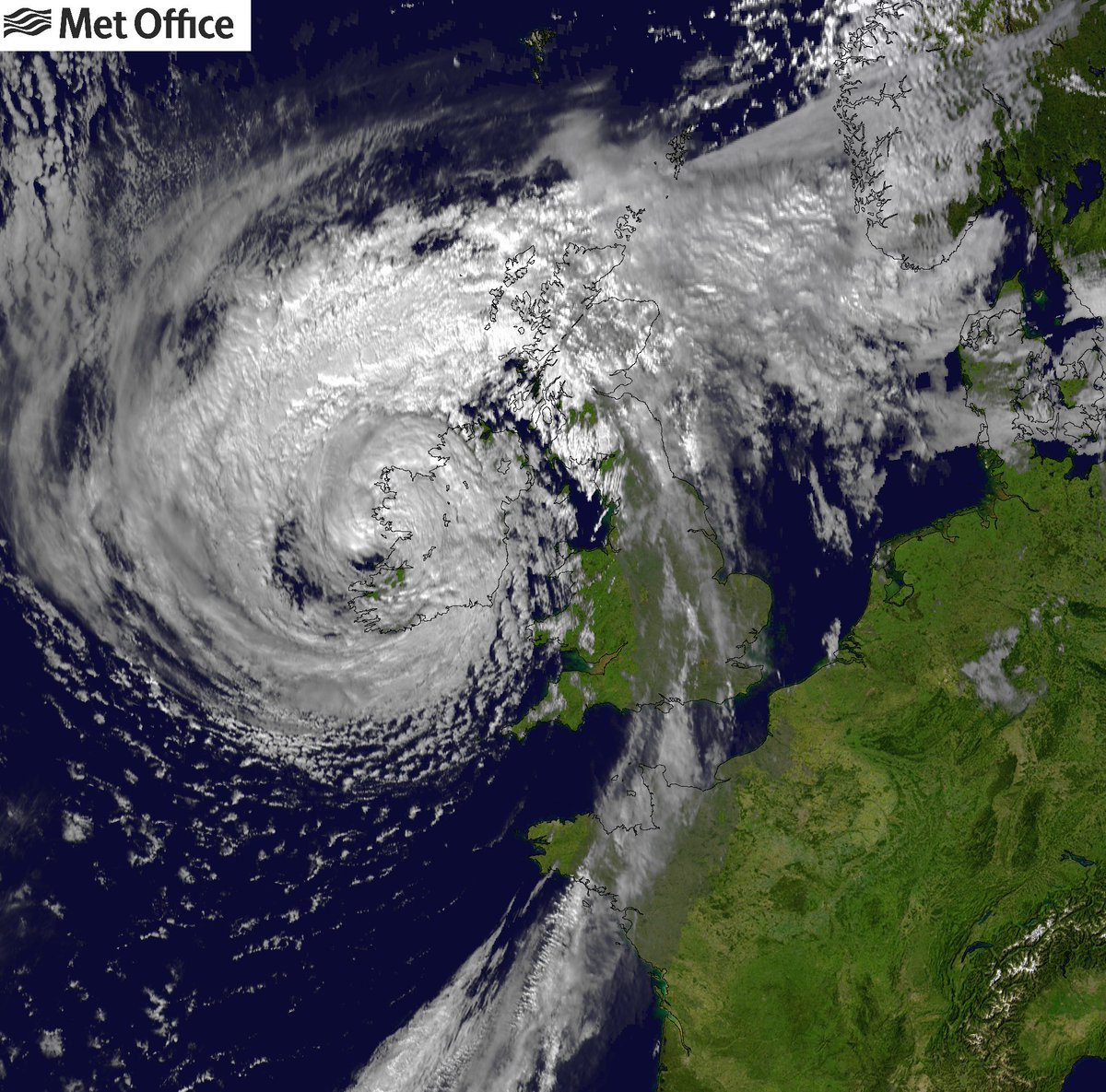 metoffice's tweet photo. Ex-Hurricane #Ophelia is impacting the UK and Ireland. Read more about the stormy conditions in our news release https://t.co/ekSdlNsMmn https://t.co/roZxaCrxIE