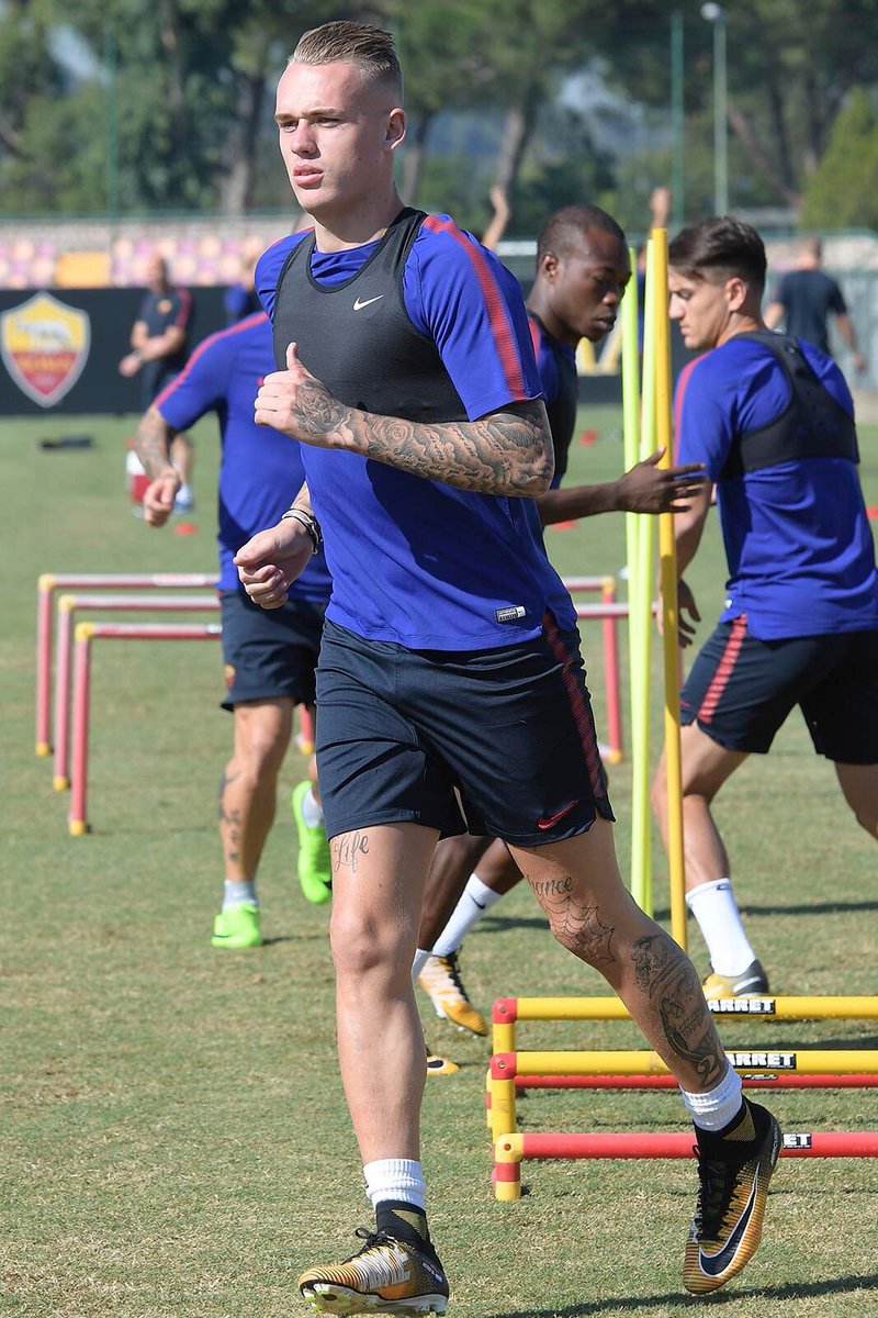 Rick Karsdorp tweet media