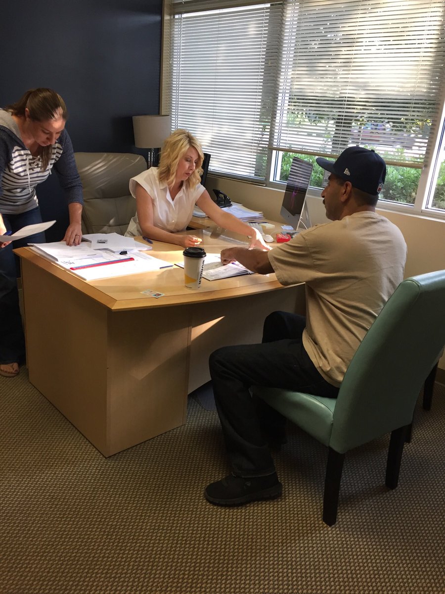 locallendersg's tweet photo. Back to the grind Monday it is! #docsigning #closings https://t.co/FmqjC4W4Kk