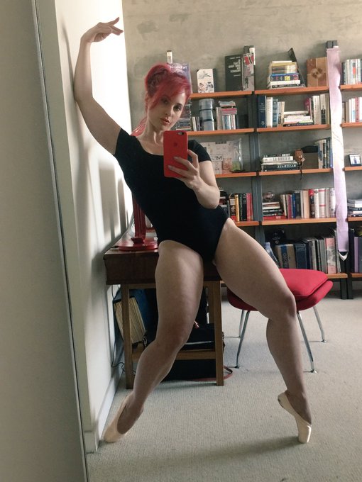 1 pic. Tapping into my #ballet background for a #customvideo https://t.co/7XCQnuQe8d