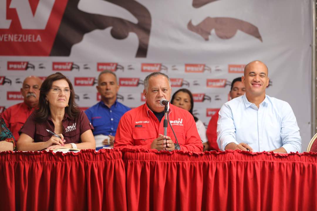 AHORA || <a href="/dcabellor/">Diosdado Cabello R</a>: El <a href="/PartidoPSUV/">PSUV</a> acompaña lo solicitado por el presidente <a href="/NicolasMaduro/">Nicolás Maduro</a> de realizar una auditoría al 100%