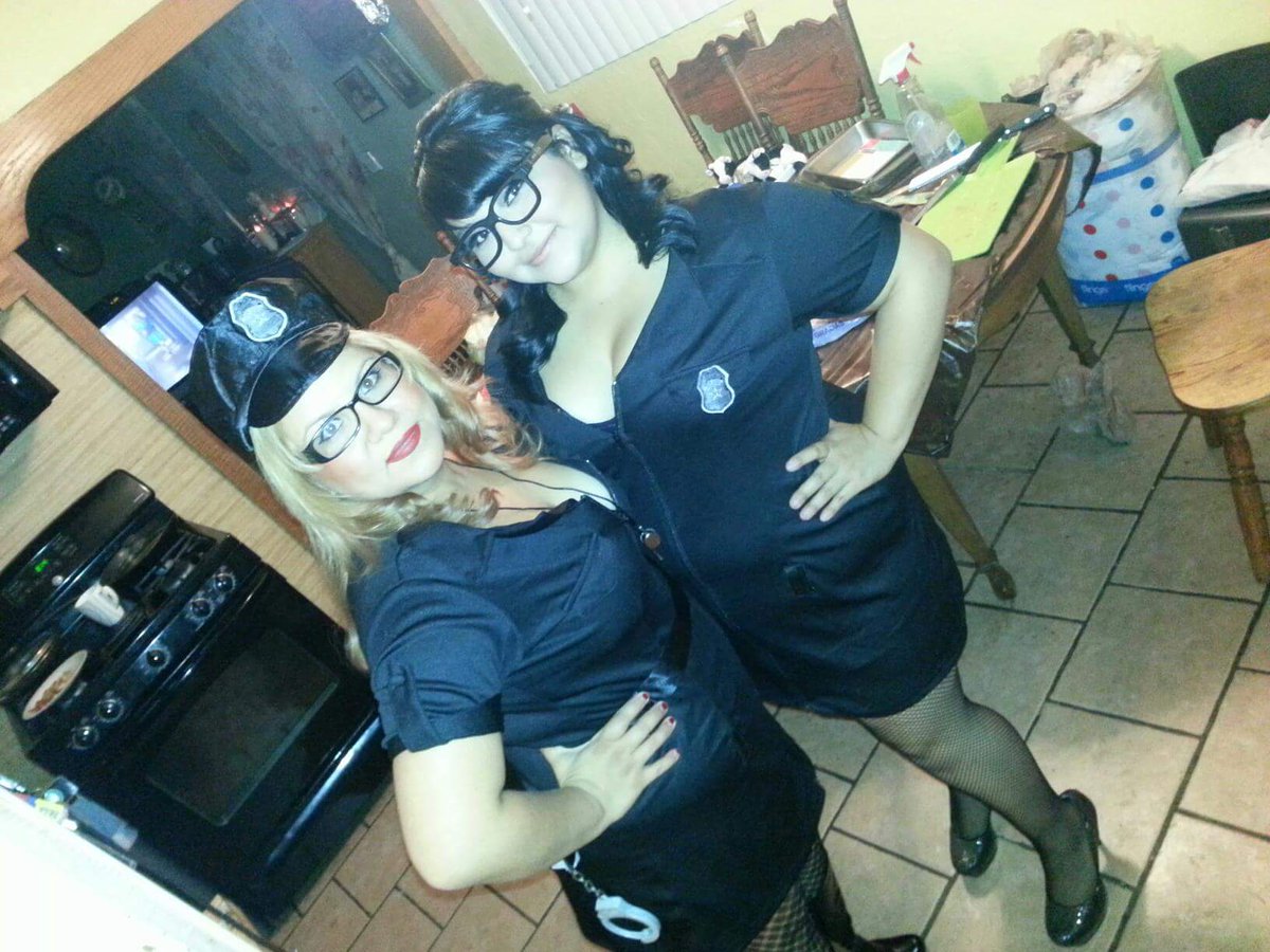 cutiebootylucy1's tweet photo. Throwbaccccck Bday Halloween partay!! #primaz ♡ https://t.co/JBbh4ittWe