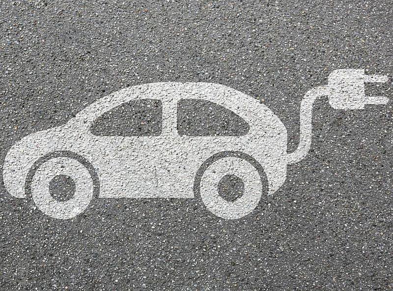 LISTEN: Have We Finally Reached The Age Of The Electric Car? dlvr.it/PvyhhK https://t.co/6KwDoeEkO8
