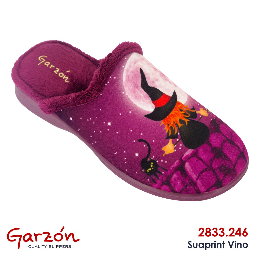 GarzonSlippers's tweet photo. Vamos preparando ya #Halloween, participa en nuestro concurso y podrás ser la brujita más mona estas fiestas #GarzónSlippers #GarzónKids https://t.co/BKfMMvB3ov