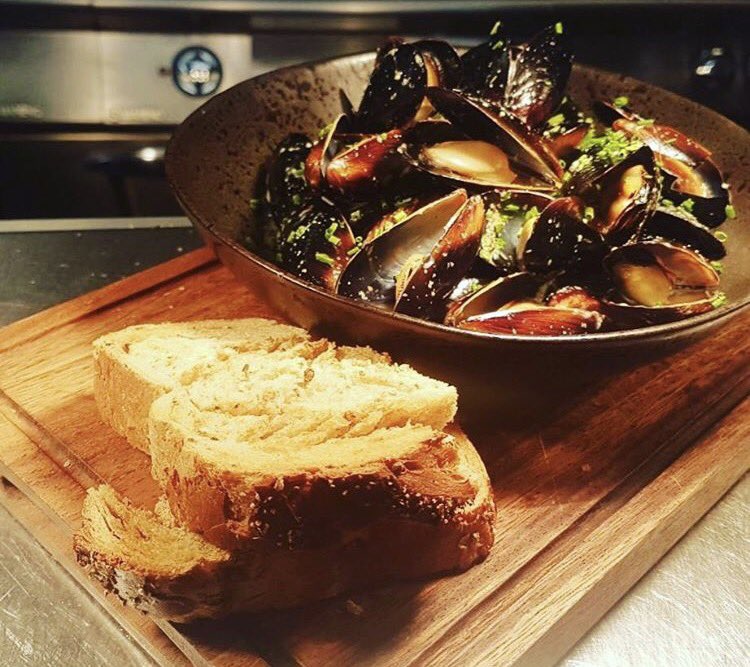 staghuntsman's tweet photo. In need of some #MondayMotivation?! We have a menu full of delicious dishes to keep you going the entire week! https://t.co/xycNynbNFU