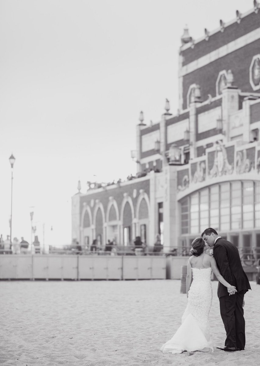 SociaLifeEvents's tweet photo. Take a look into Samantha + Connor’s Wedding at Convention Hall in Asbury Park! 

Instagram: @SociaLifeEvents 
Facebook: SociaLife https://t.co/lNX2qbbhxa
