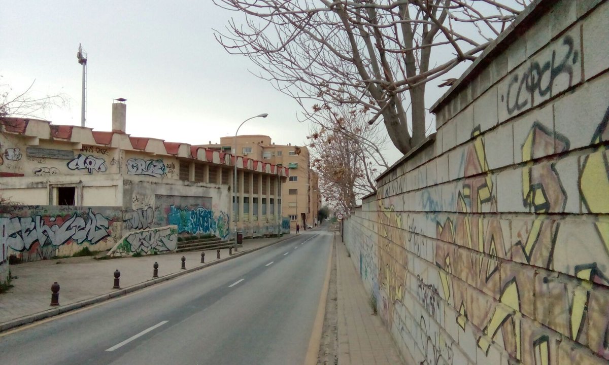 MareaAmarillaGr's tweet photo. 924 días sin trenes en #Granada y millones de euros despilfarrados o desaparecidos.
#ResponsablesDimision https://t.co/zosqgn0qMR