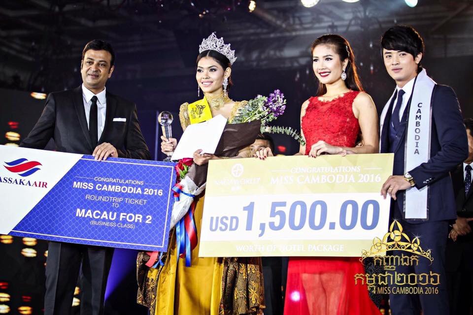 Miss_Cambodia's tweet photo. Throw Back : #15october2016 #MissCambodia2016.#Cambodia in #MissUniverse for the first time. 🙏🏼 I love you all ❤️🇰🇭#SothearyBy https://t.co/0Gbr5sFtk6