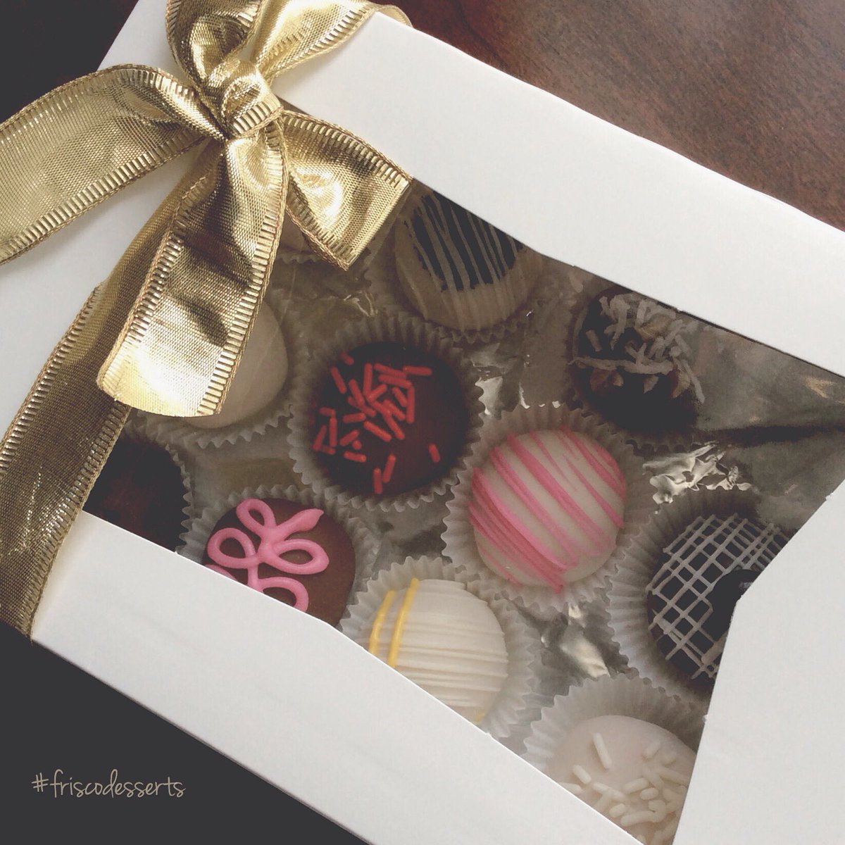 friscodesserts's tweet photo. celebrating #NationalBossDay with edible gifts. πππ #cakeballs #assorteddozen #friscotx #northdallas #freelocaldelivery #sweettreats #cake https://t.co/sqF4xArWq7