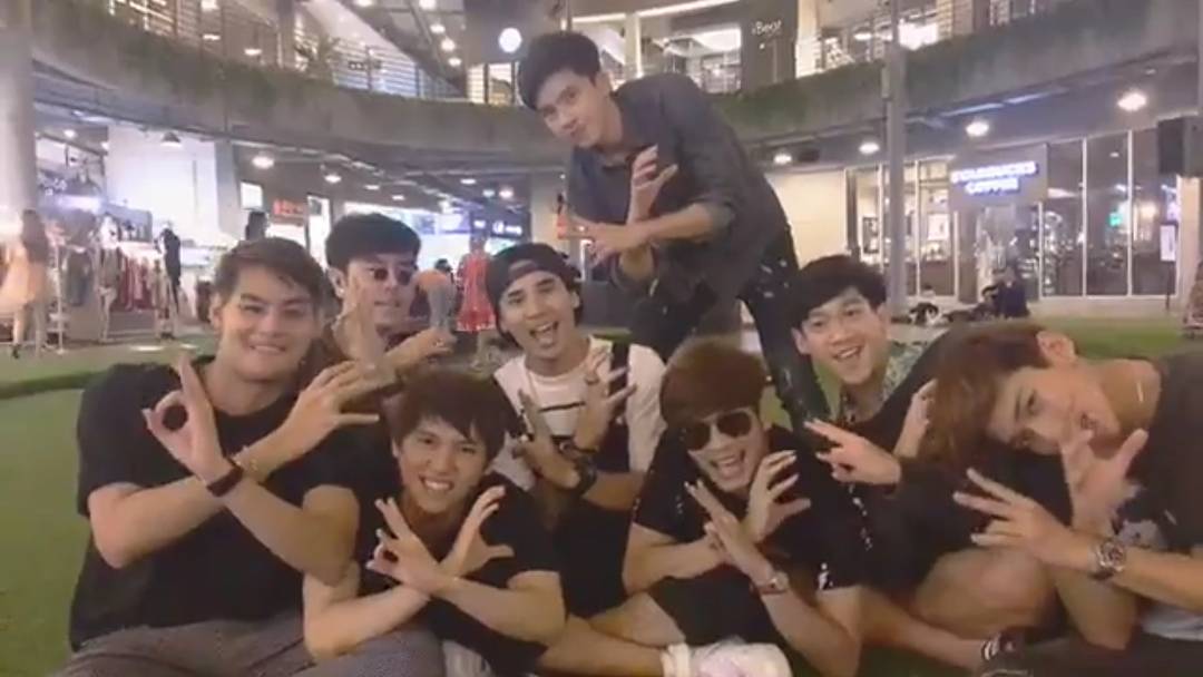 borbossfc's tweet photo. เมื่อทั้ง8คนมารวมตัวกันความฮาก็บังเกิด #CH8NCE #Labandathailand #Borboss https://t.co/hjhxR9RwXc