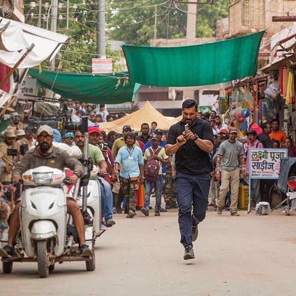 JAbrahamFC's tweet photo. @TheJohnAbraham form the shoots of parmanu story of pokhran https://t.co/WEYddhq3KV