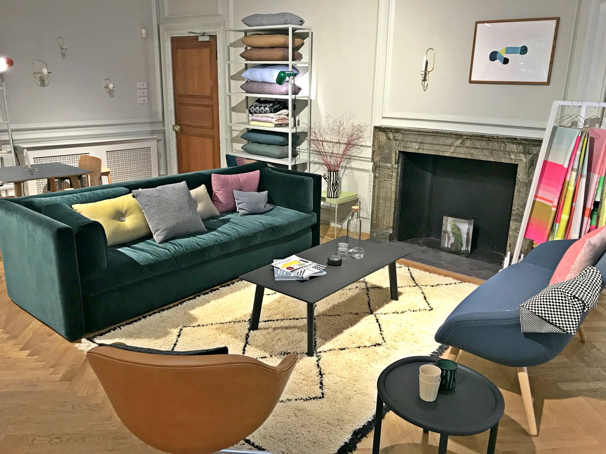 Wellworking's tweet photo. Getting through #Mondayblues dreaming about the #HackneySofa from Hay. #Haydesign: https://t.co/HMwxo0yV71 https://t.co/aRvQ1wunUO