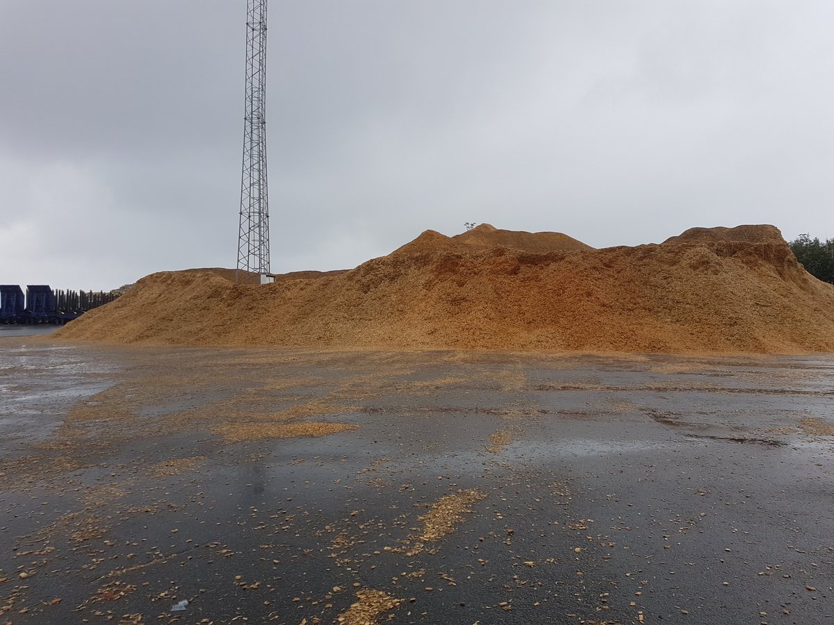 Haglofsweden's tweet photo. #Inventera oregelbundna flishögar med nya #LaserGeo 3D Pile!
#Inventory of irregular piles of wood chips w #LaserGeo 3D Pile! @Haglofsweden https://t.co/9qznwkvZPF