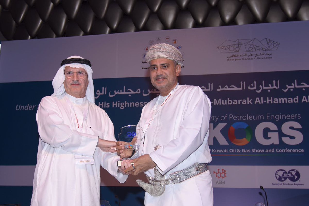 OmanOil's tweet image. المهندس/ عصام الزدجالي - الرئيس التنفيذي لـ @OmanOil ضمن القيادات النفطية المجتمعة في معرض ومؤتمر الكويت الثالث للنفط والغاز ٢٠١٧
#KOGS2017