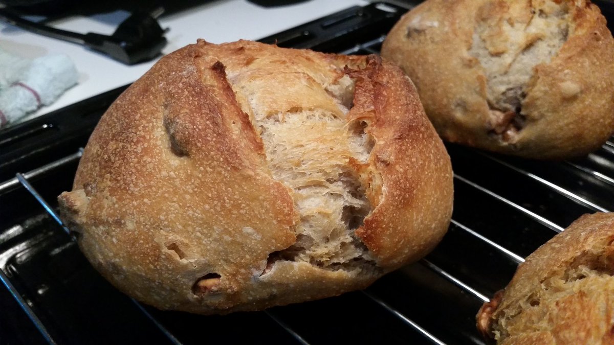 sallybilen's tweet photo. O zaman dünya ekmek günü kutlu olsun! 🎉🍞 #WorldBreadDay2017 https://t.co/maEnm8B9h8