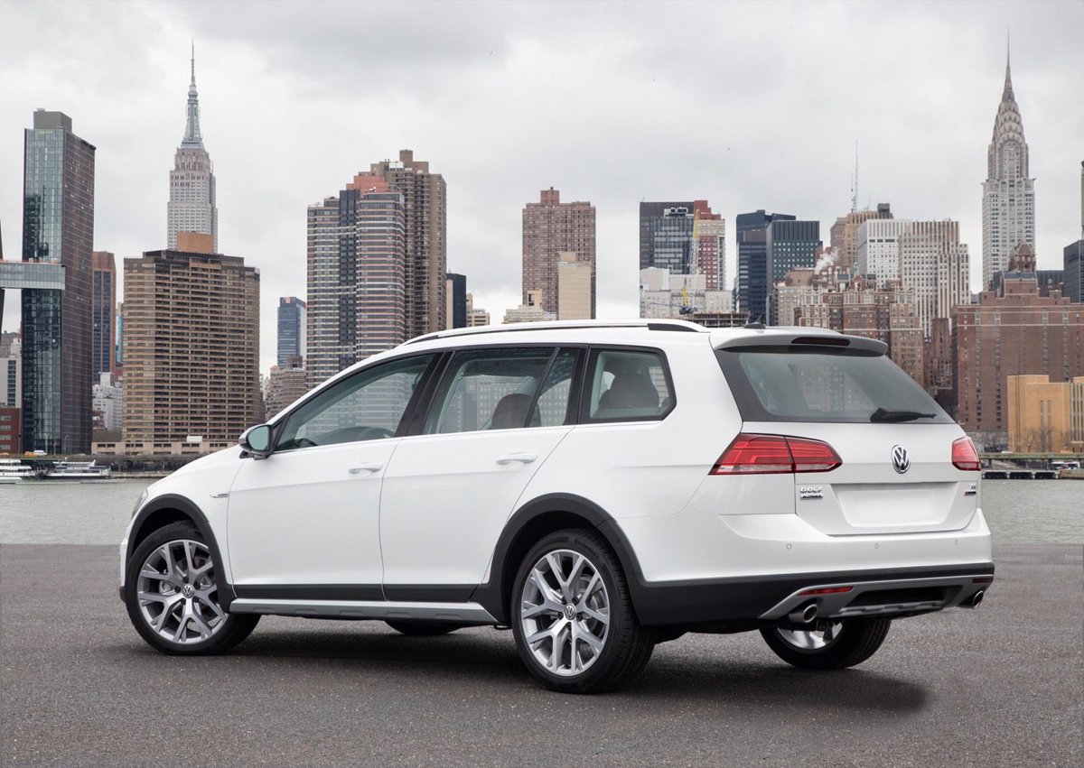 GoodCarBadCar's tweet photo. It’s Not Just SUVs That Are Bringing Volkswagen Of America Back From The Brink – Wagons, Take A Bow https://t.co/8eflX5JaDQ #GoodCarBadCar #GCBC https://t.co/VVZ9aOjw4t