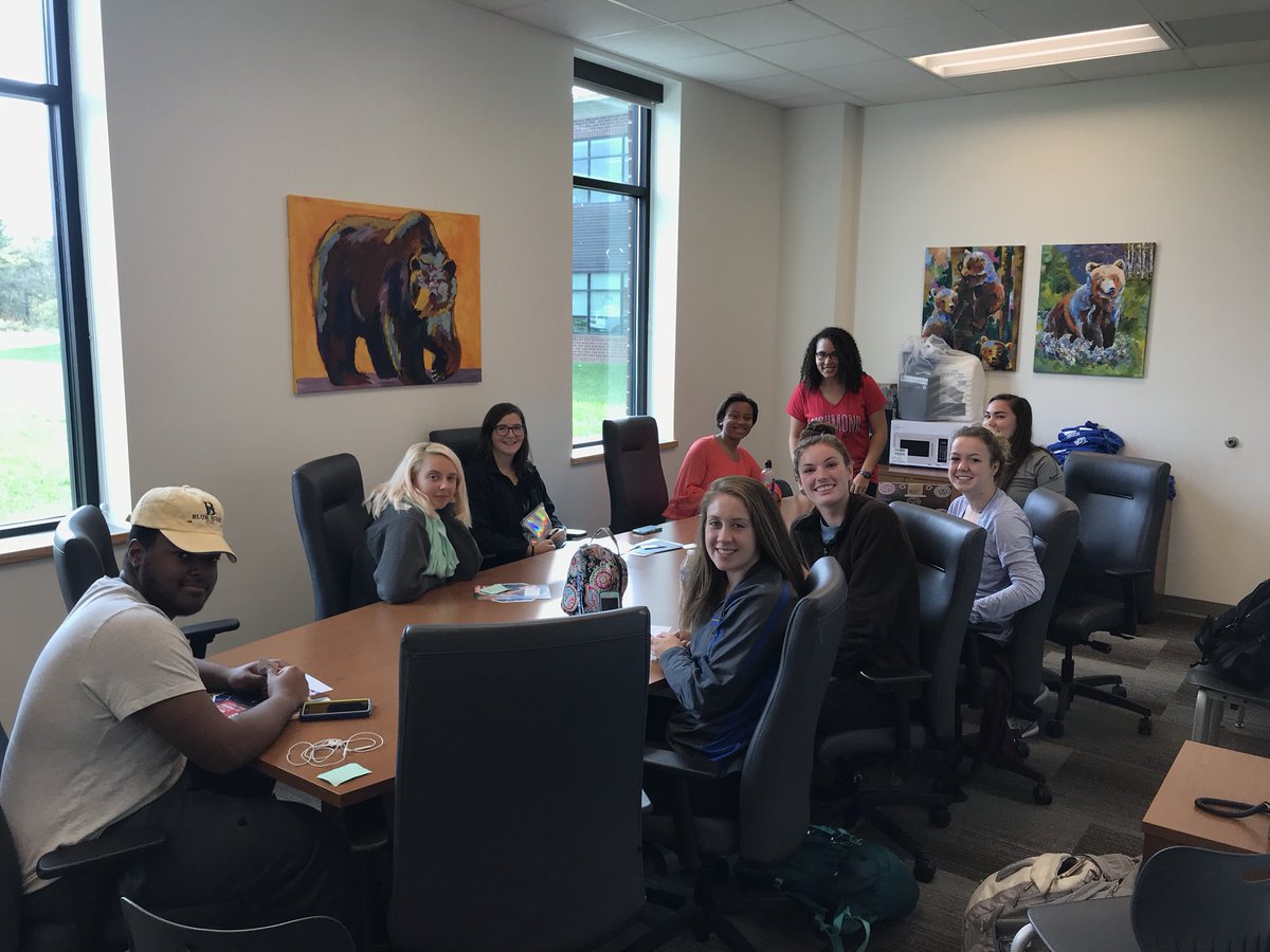 BburgHSBruins's tweet photo. @fificartod representing @urichmond college talk at BHS. https://t.co/OaEMit02P1